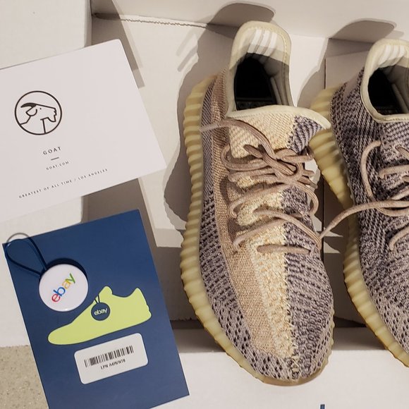 Authentic Adidas 11.5 Yeezy 350 V2 "ASH PEARL" Sneakers W/Tag, Box & Shoe Trees - Picture 9 of 9